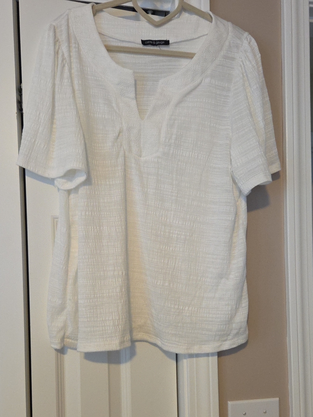 Cable & Gauge White Textured Short-Sleeve Notch-Neck Tunic